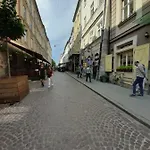 In Serbska Апартаменты Львов