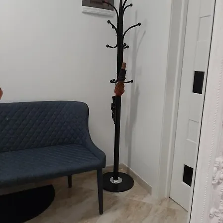 In Serbska * לבוב